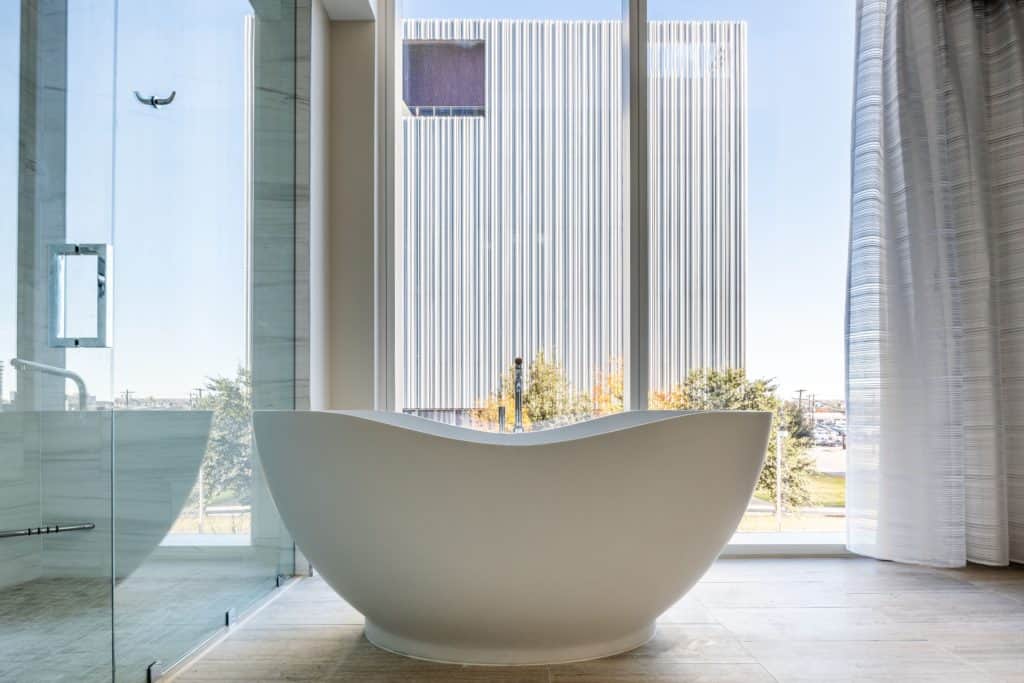 Hotels With The Best Bathtubs in Dallas, TX Best Hotel Bathtubs in Dallas, TX