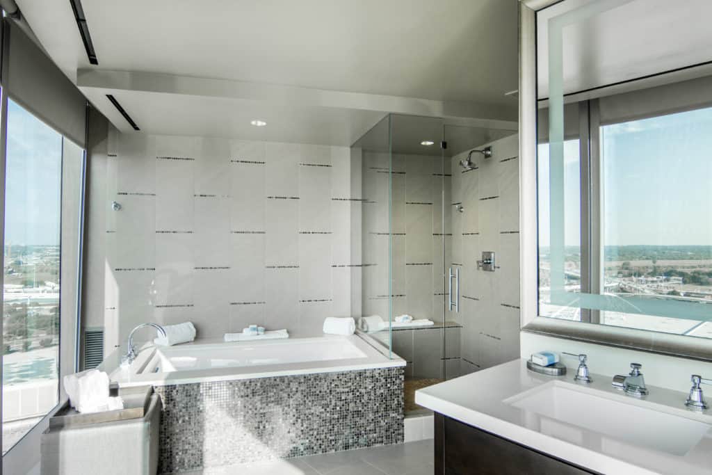 Hotels With The Best Bathtubs in Dallas, TX Best Hotel Bathtubs in Dallas, TX