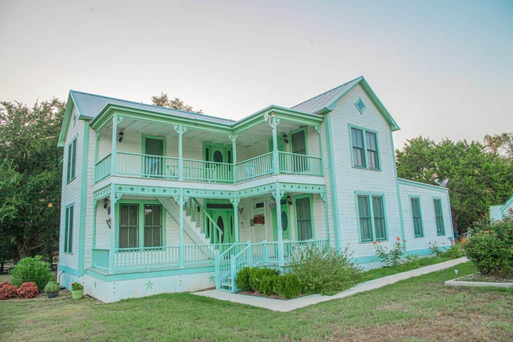 Bed and Breakfast With a Vineyard Near Fredericksburg, TX