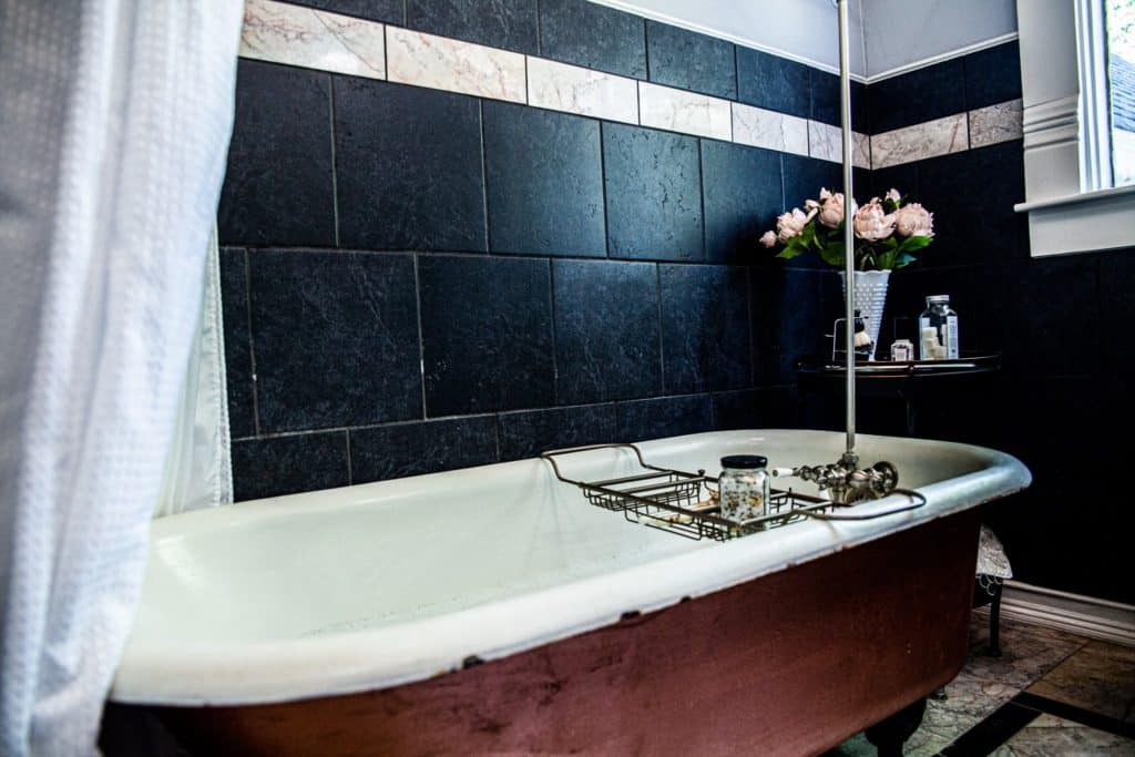 Hotels With The Best Bathtubs in Dallas, TX Best Hotel Bathtubs in Dallas, TX