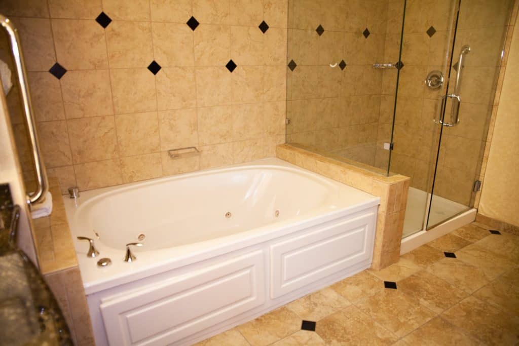 Hotels With The Best Bathtubs in Dallas, TX Best Hotel Bathtubs in Dallas, TX