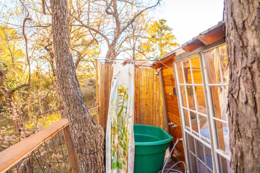 Stay in This Beautiful Tree House in East TX - Huntsville Treehouse