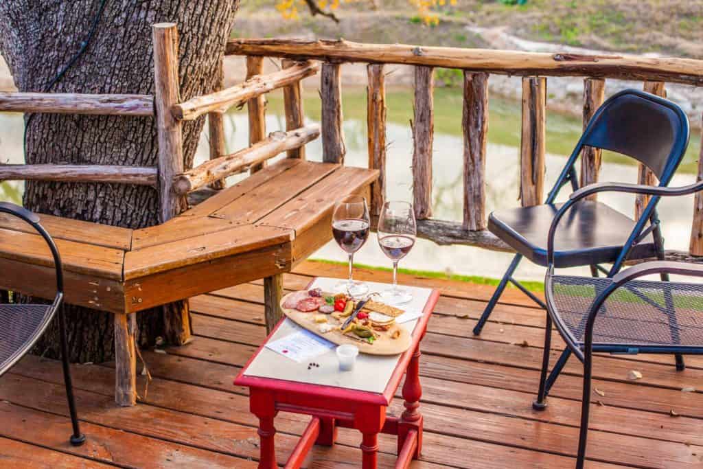 A table with food on it