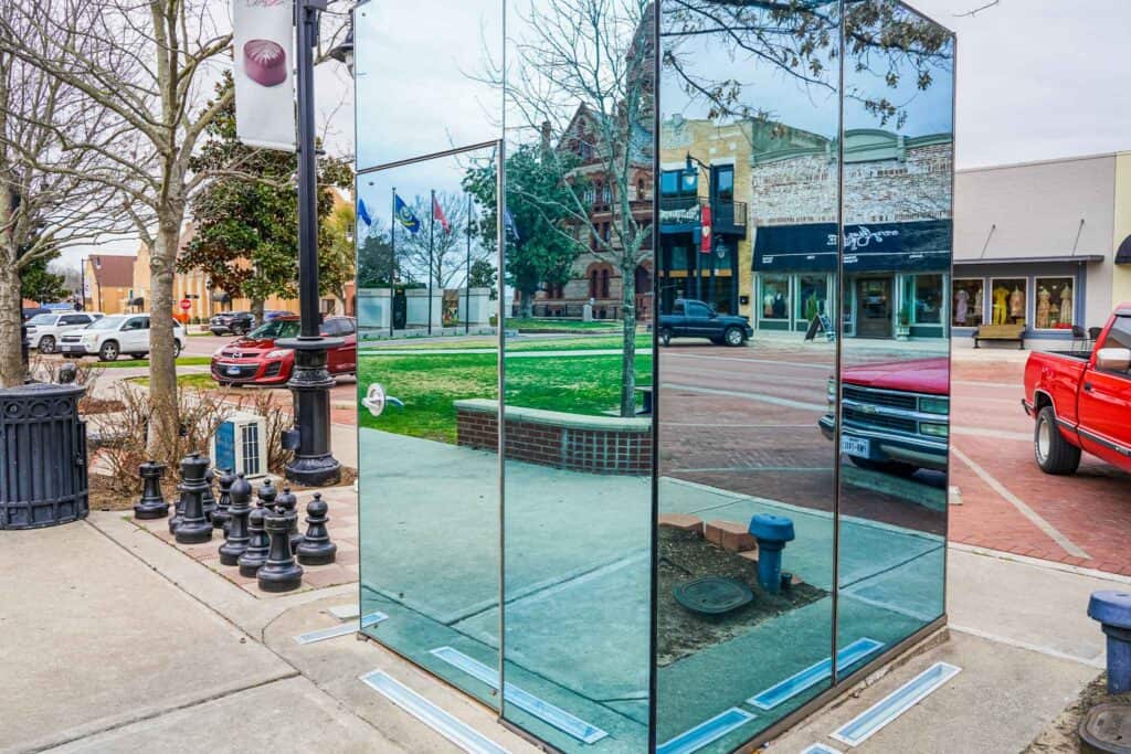 One-way glass restrooms in Sulphur Springs TX