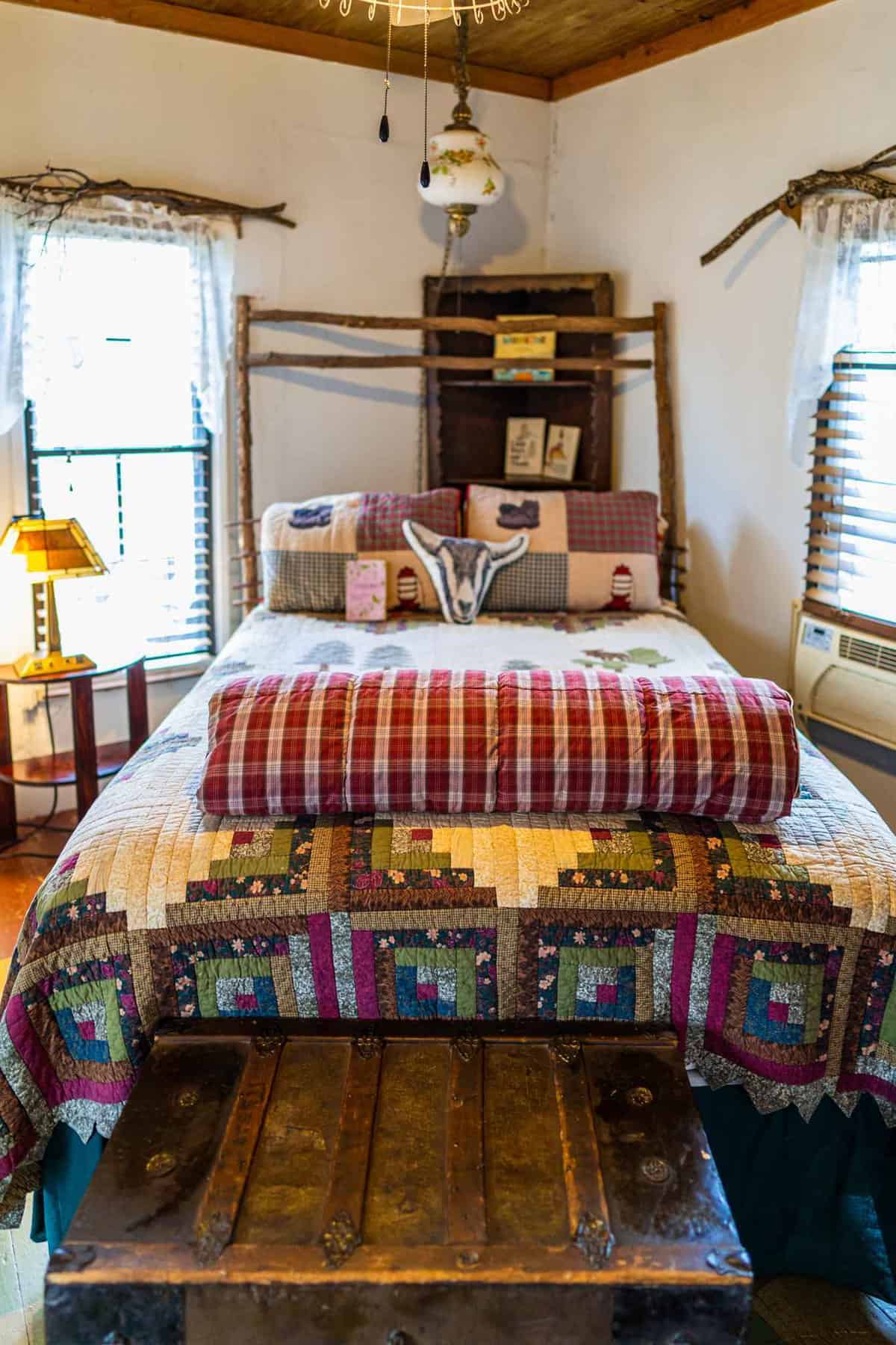 Farm House Queen Size Bed