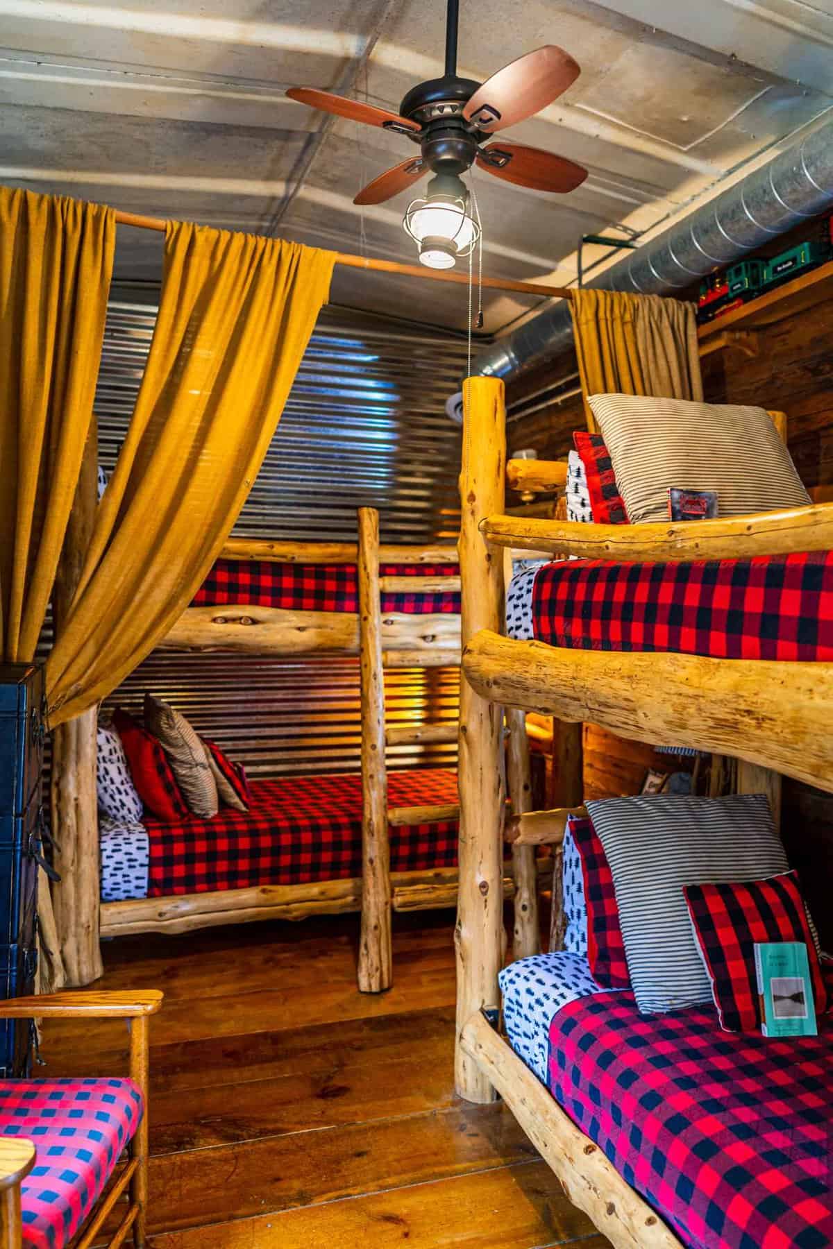 Railroad car accommodation bunk beds