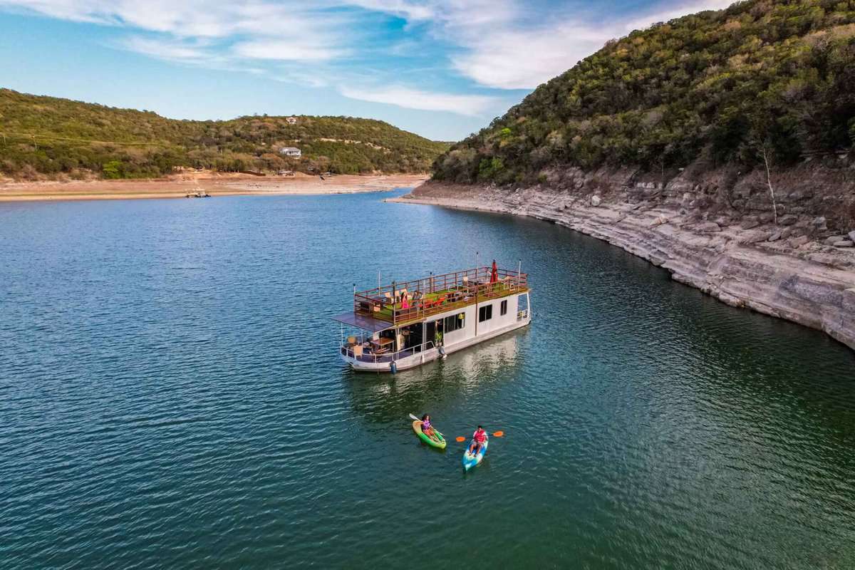 Stay in a Houseboat on Lake Travis My Curly Adventures