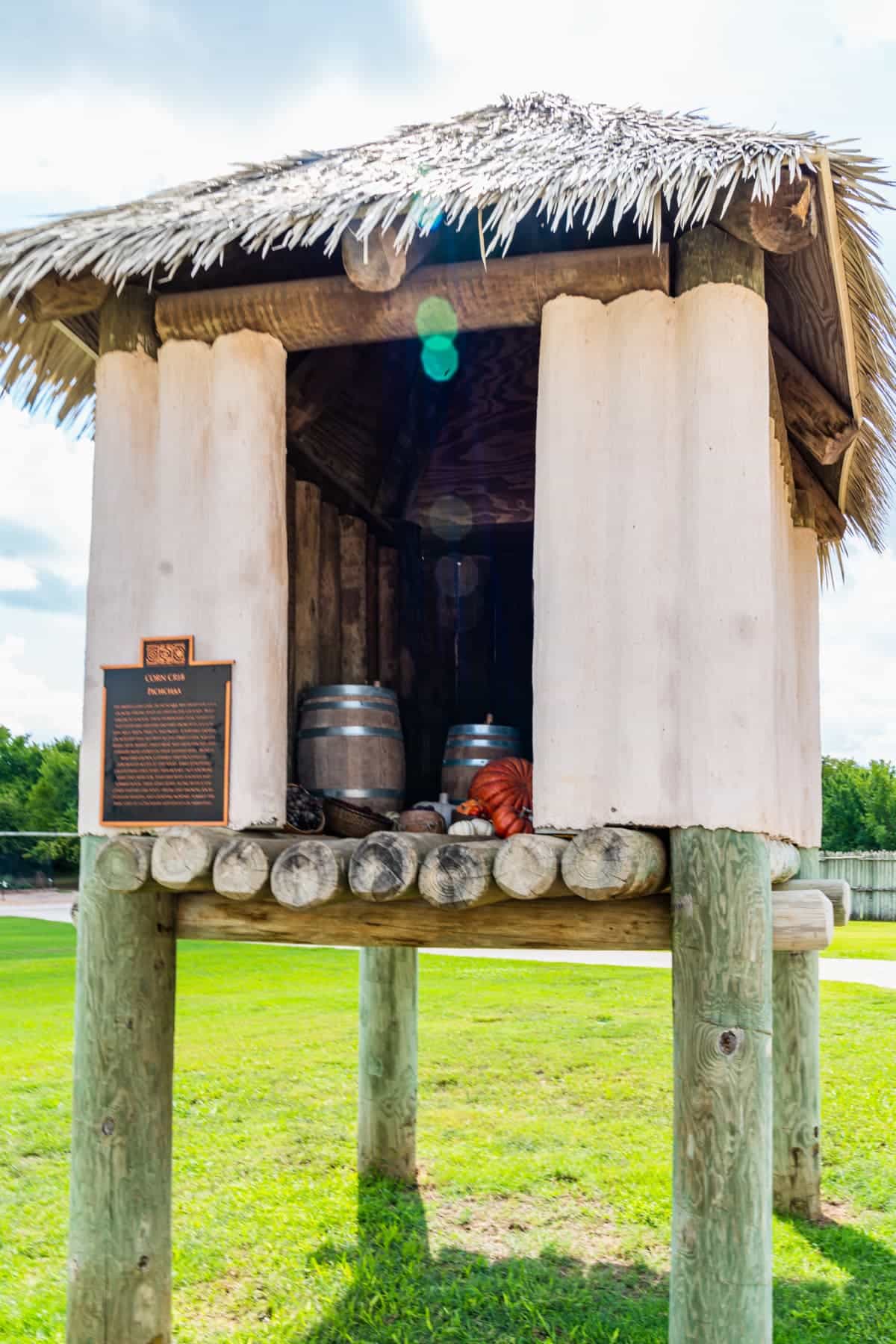 Corn crib