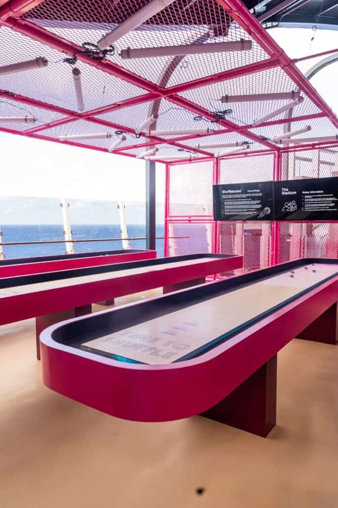 Shuffleboard table