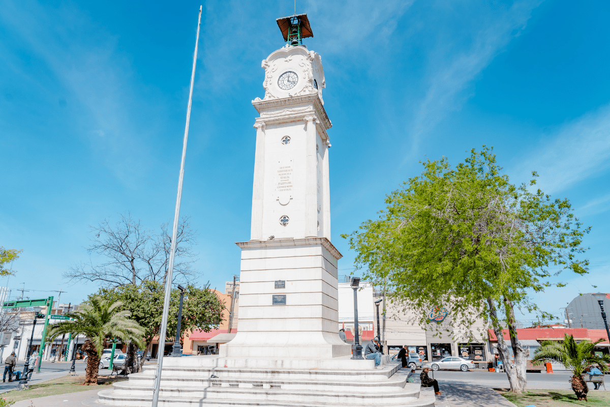 Plaza Hidalgo Monument
