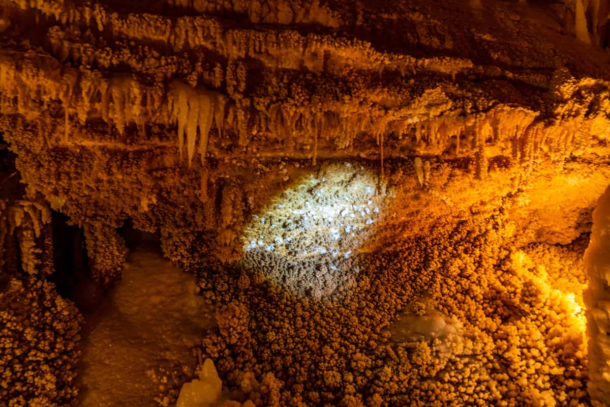 Alcite formations that resemble popcorn or “roasted cauliflower,”