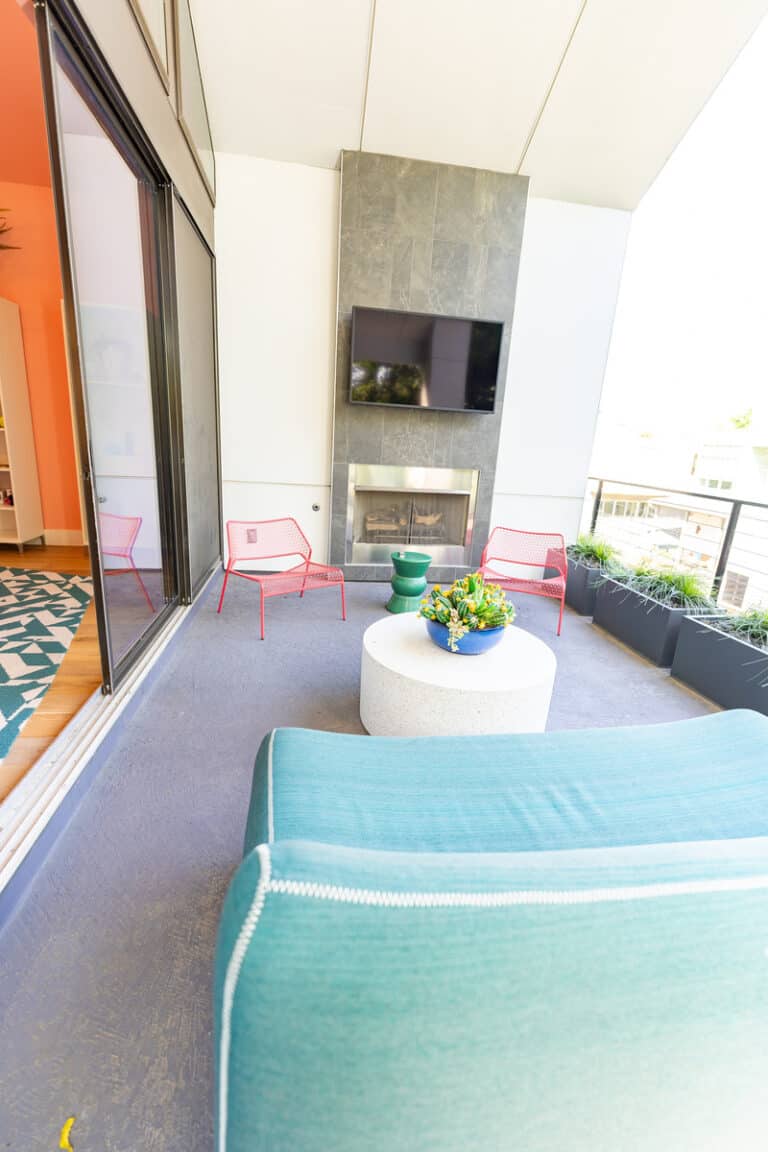 Stay Love List Instagram Worthy Airbnb in Dallas TX My Curly Adventures