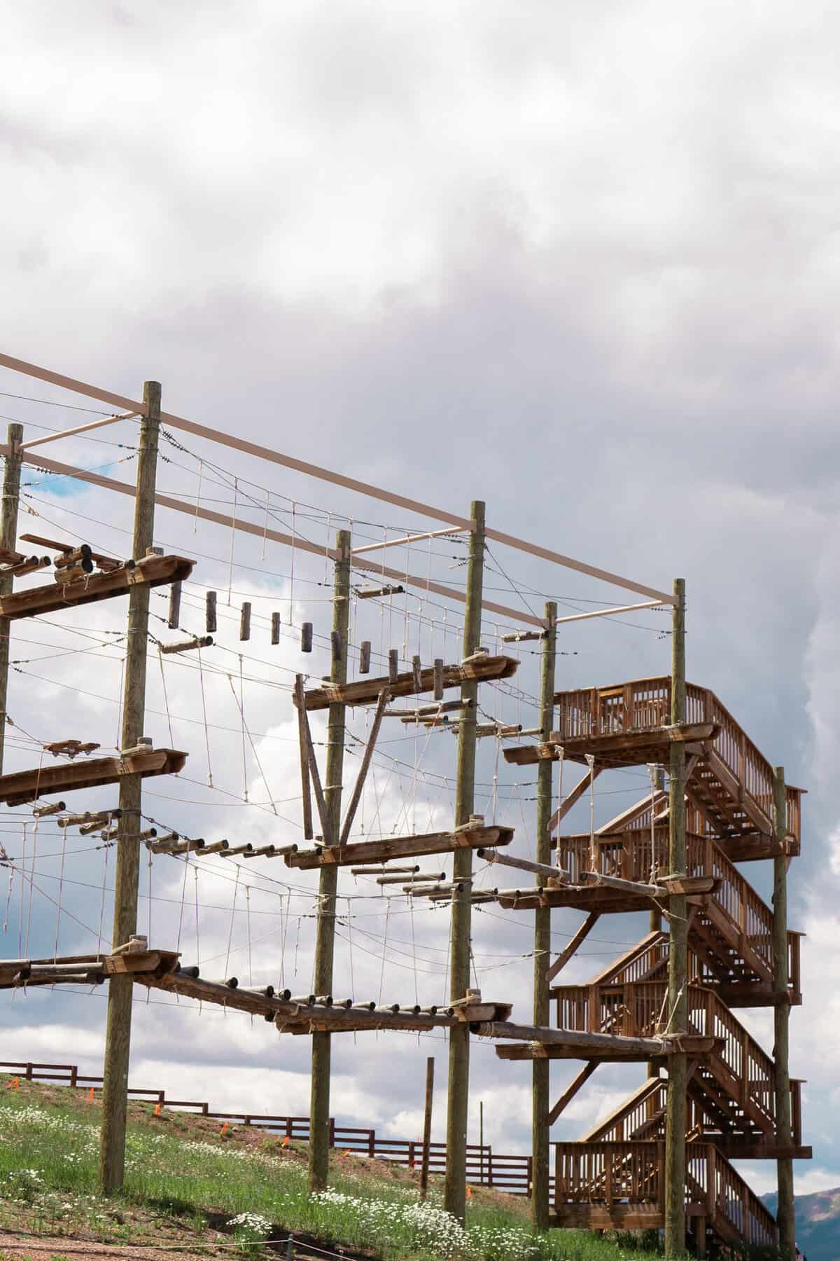 Outdoor high ropes course platform