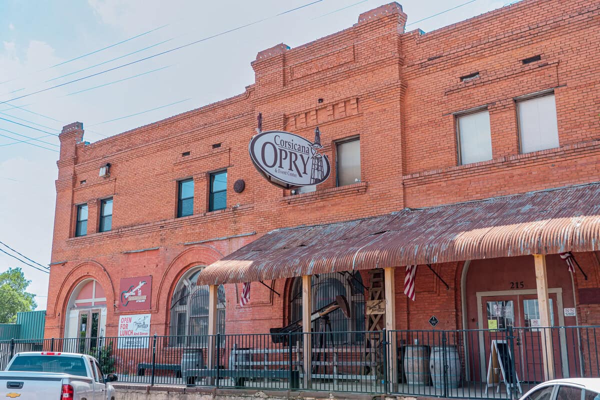 historical spot in corsicana texas - corsicana opry building