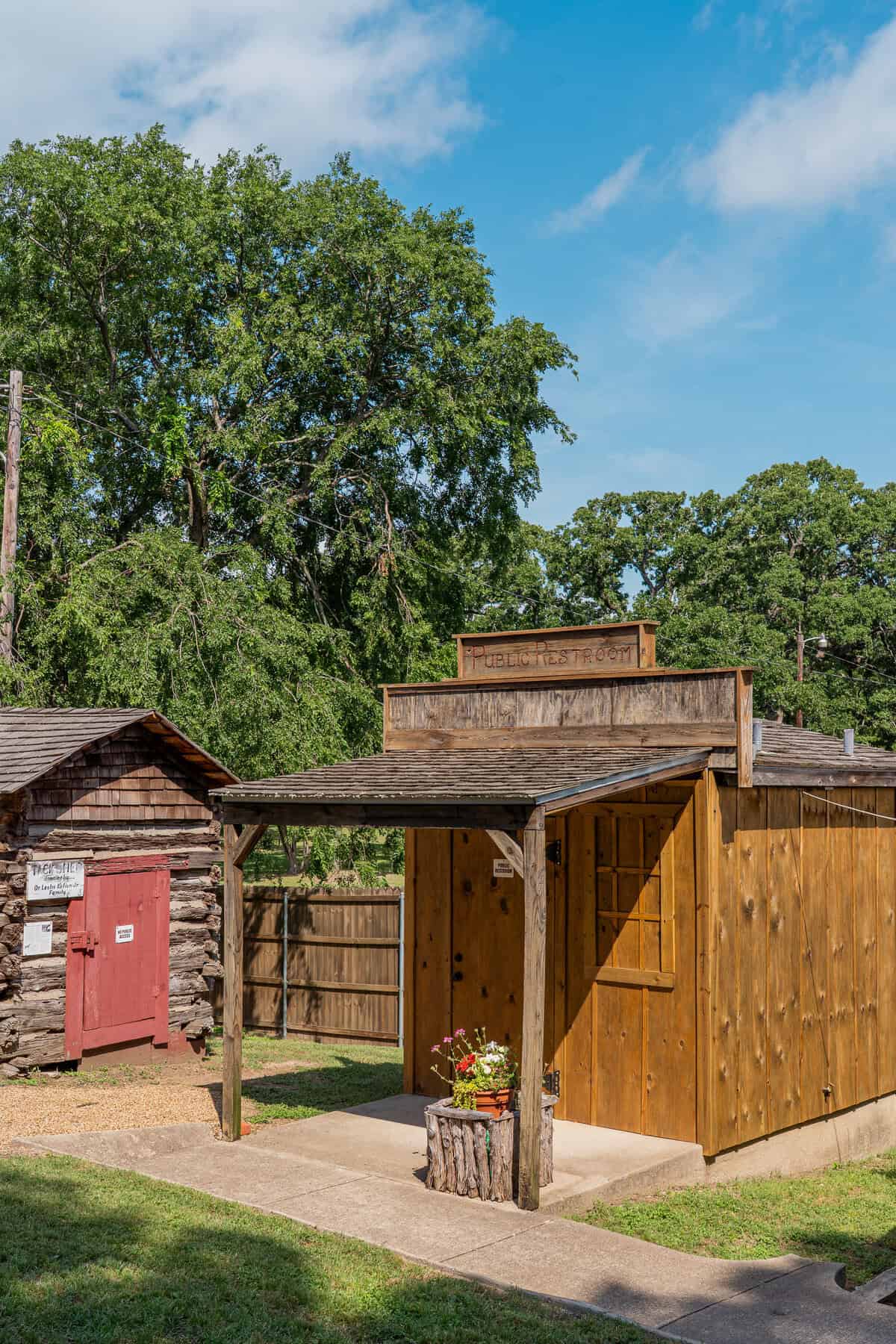 historical spot in corsicana texas - pioneer village cabins