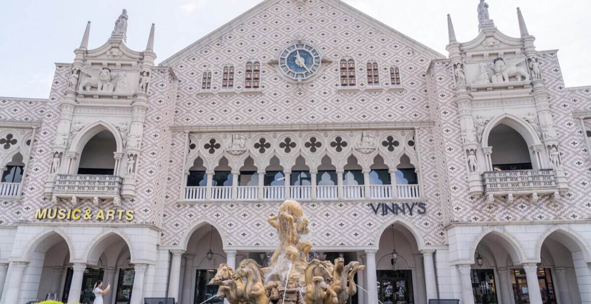 Italian-inspired facade and fountain at Portofino Shopping Center