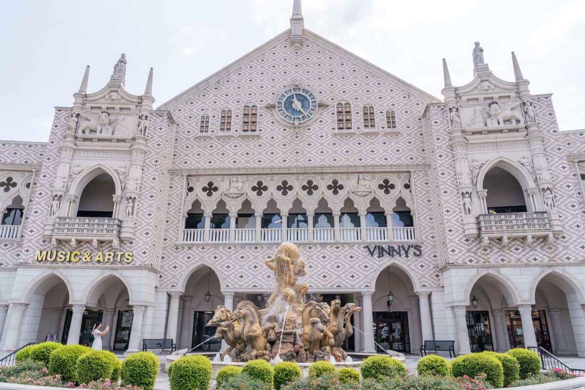Italian-inspired facade and fountain at Portofino Shopping Center