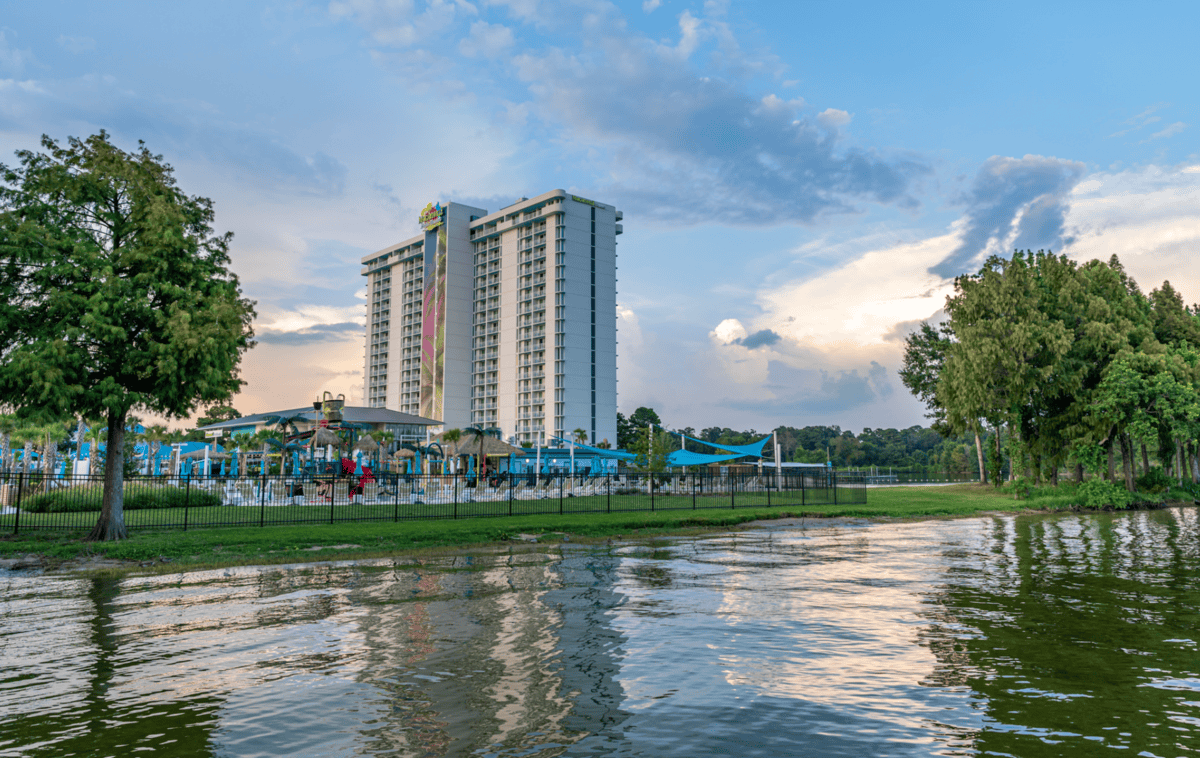 Conroe Texas travel guide with waterfront resort and lake views