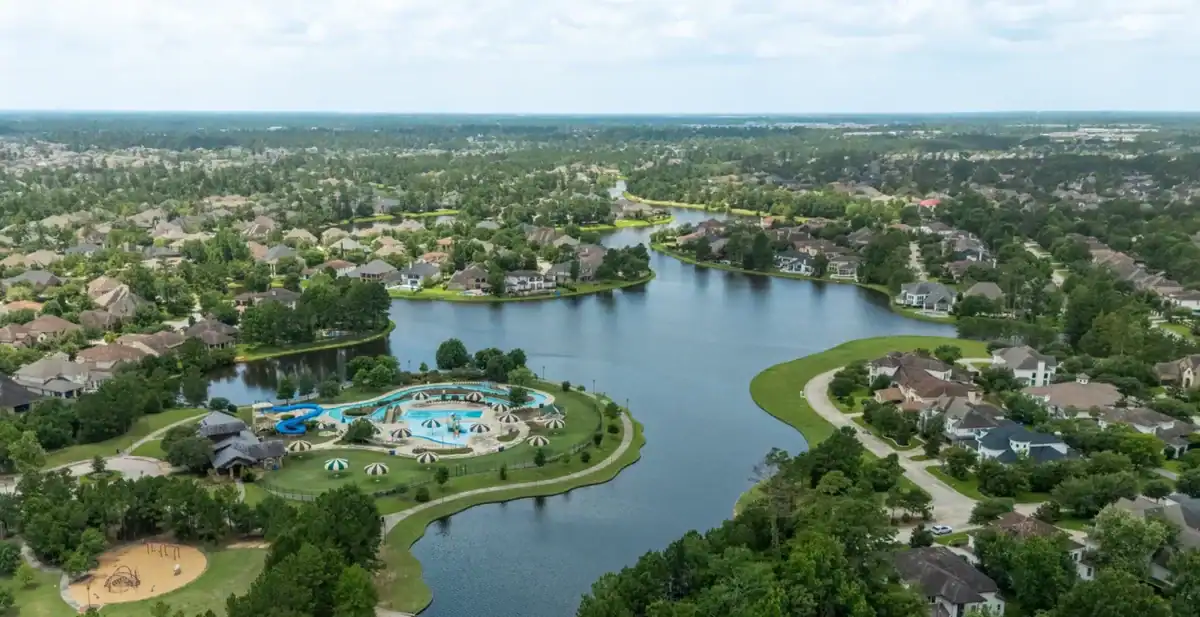 Pool and water play area in The Woodlands, Texas