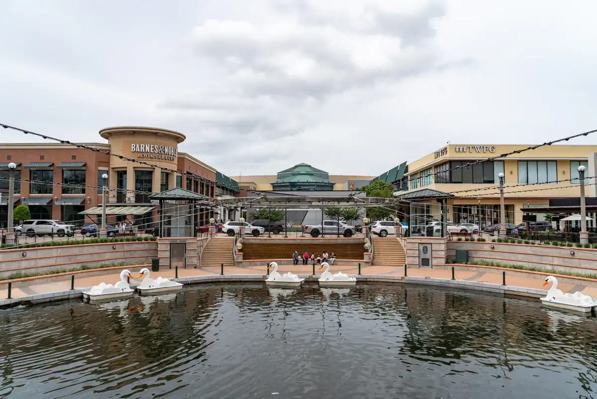 The Woodlands Mall indoor shopping area